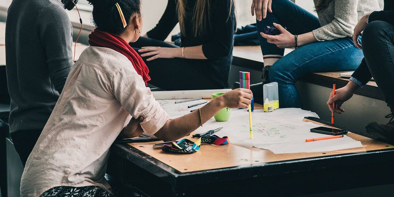 Droits des femmes en 2022 : Qu’en pensent des jeunes filles d’aujourd’hui ? 