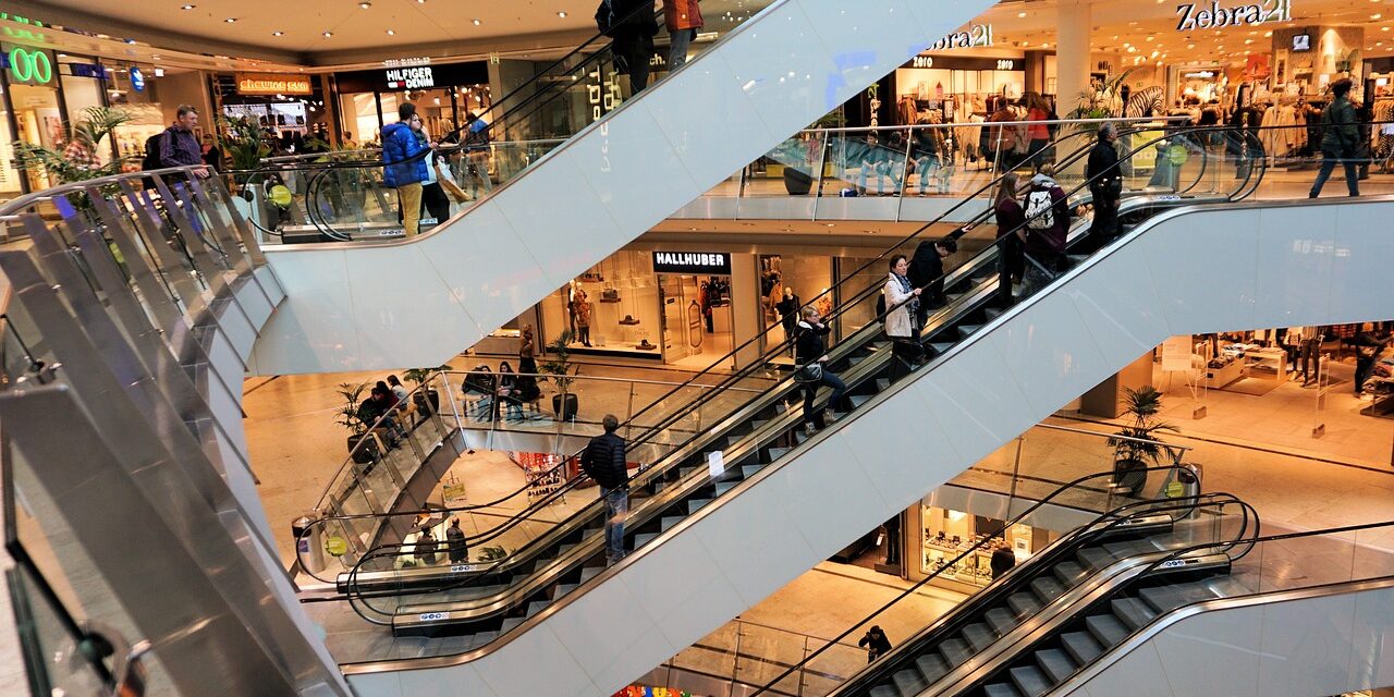 <strong>Cette mode délétère des centres commerciaux. </strong>