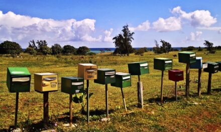 <strong>La disparition du timbre rouge pour sauver la planète, mon œil ! </strong>